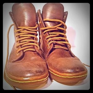 Doc Martin's Leyton, size 5, Brown